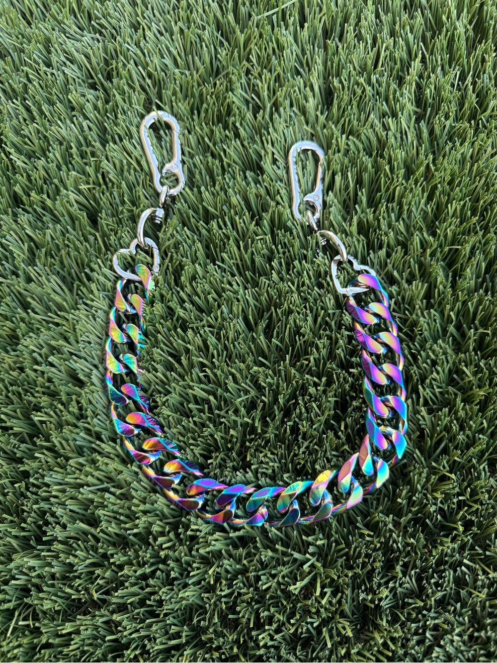 Novelty Strap| Bag Strap| ‘Oil Slick’ Chunky Metal Chain Link| Heart Shaped - Picture 3 of 4